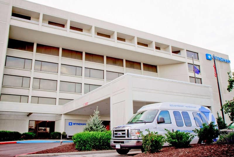 Wyndham Indianapolis Airport — building