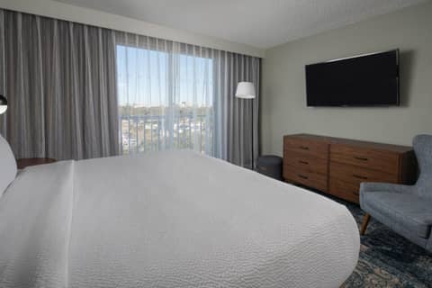 Four Points by Sheraton Suites Tampa Airport Westshore — photo 3