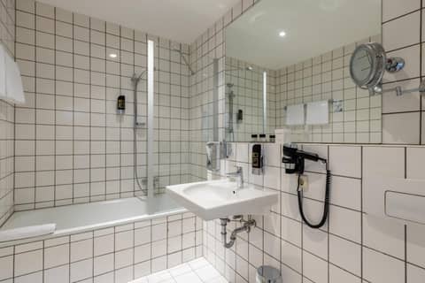 Trip Inn Hotel Messe Westend — photo 7
