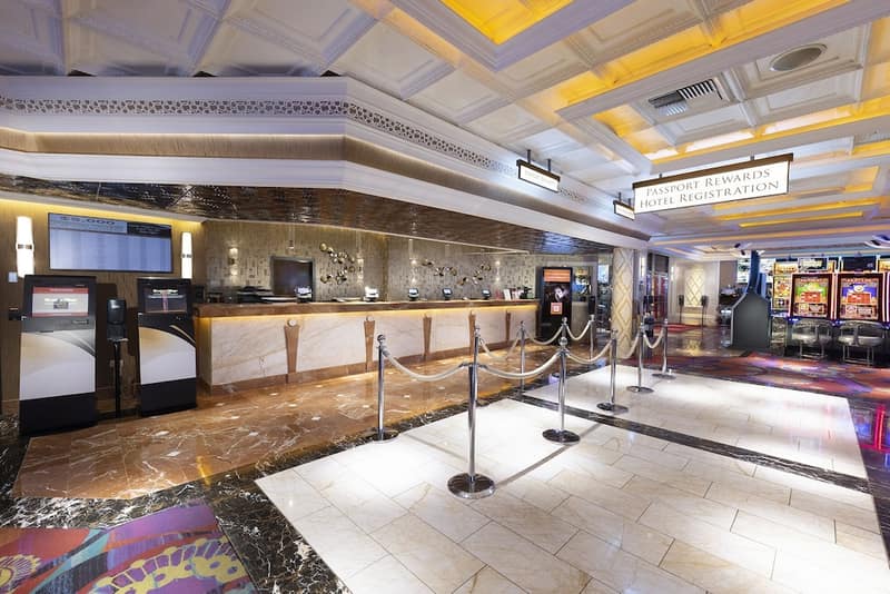 Western Village Inn & Casino by Peppermill Resorts — recepcion & lobby