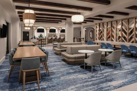 Courtyard by Marriott Anaheim Theme Park Entrance — photo 7