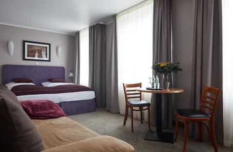 Hotel Hafentor — hotel room