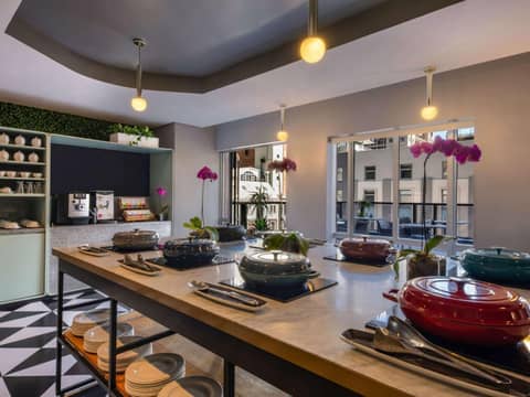 Pullman Cape Town City Centre — kitchen