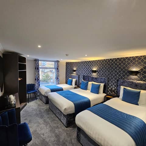 Mentone Hotel — hotel room