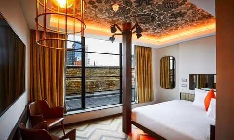 New Road Hotel — hotel room
