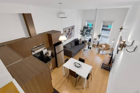 LiV MTL Main Plateau Suites Near Downtown Montreal — photo 2