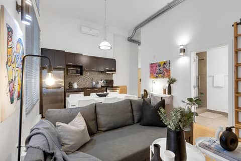 LiV MTL Main Plateau Suites Near Downtown Montreal — photo 4