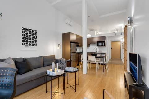 LiV MTL Main Plateau Suites Near Downtown Montreal — photo 5