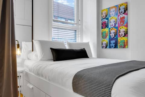 LiV MTL Main Plateau Suites Near Downtown Montreal — photo 8