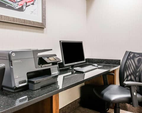 Quality Inn & Suites Warren - Detroit — photo 2