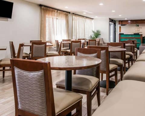 Quality Inn & Suites Warren - Detroit — photo 5