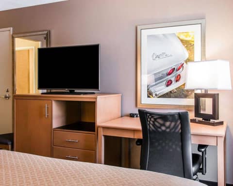 Quality Inn & Suites Warren - Detroit — photo 8