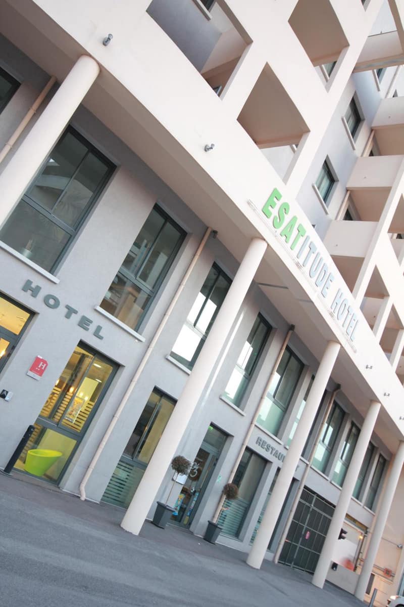 Esatitude Hotel — building