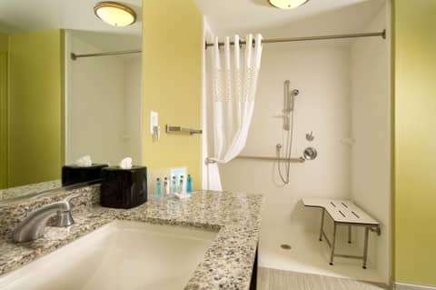 Hampton Inn & Suites - Buffalo Airport — photo 9