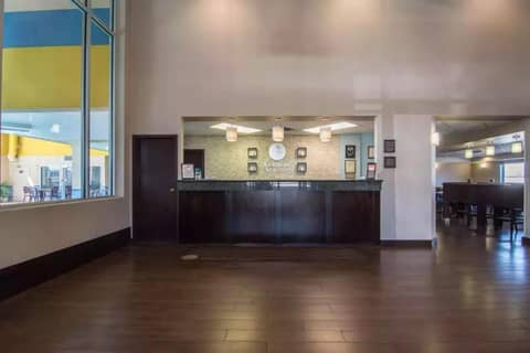 Comfort Inn & Suites Calgary South — photo 8