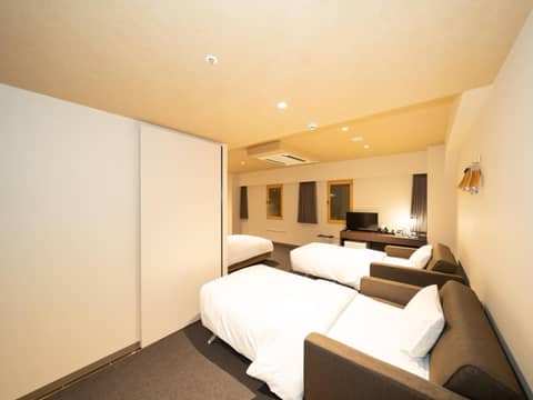 Shinsaibashi ARTY Inn — photo 5