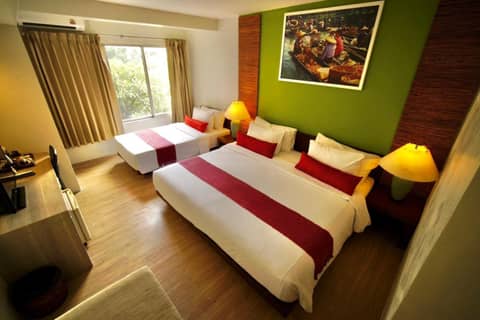 Villa Cha-Cha Banglumphu — hotel room