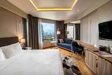 Rembrandt Hotel Bangkok — hotel room