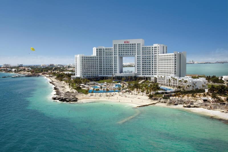 Riu Palace Peninsula - All Inclusive — building