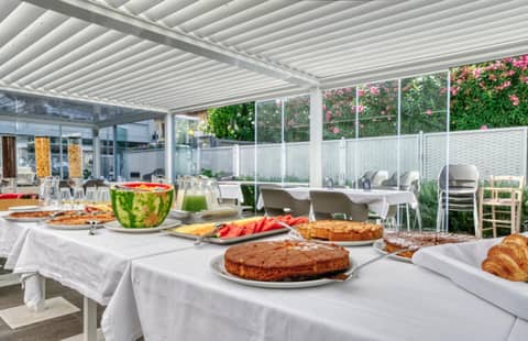 Horizon Suites — dining