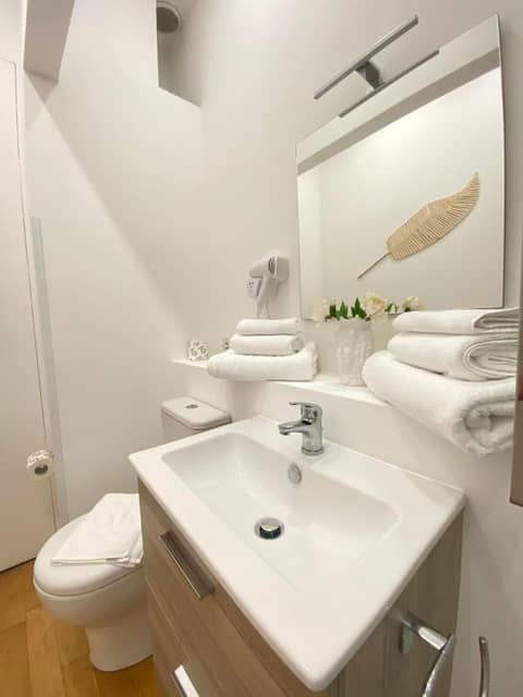 Horizon Suites — bathroom
