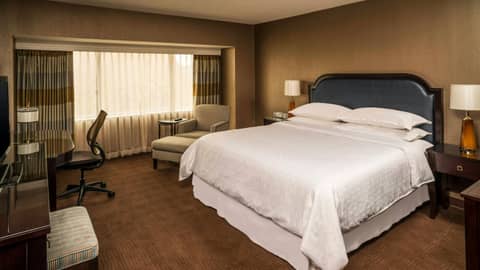 The Plaza Hotel Columbus at Capitol Square — hotel room