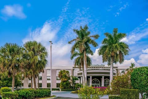 La Quinta by Wyndham Naples Downtown — photo 9