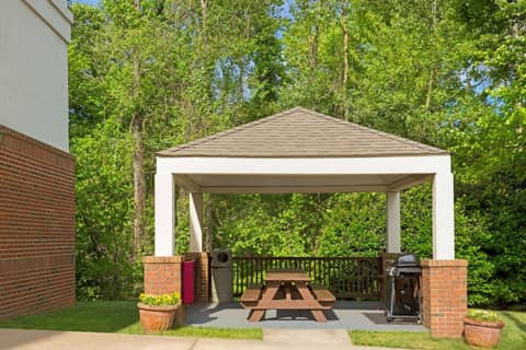 Suburban Studios Charlotte - Executive Park — photo 5