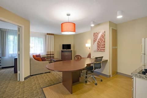 Suburban Studios Charlotte - Executive Park — photo 8