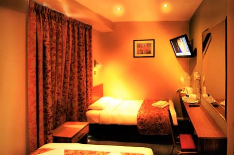 Westbury Hotel — hotel room