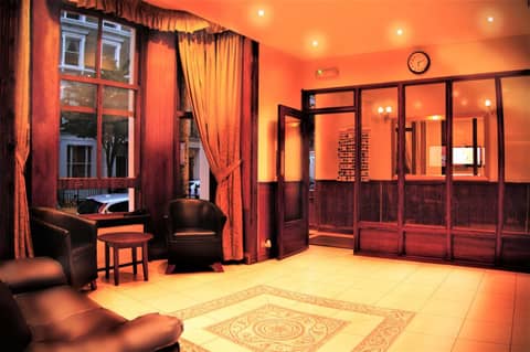 Westbury Hotel — hotel reception