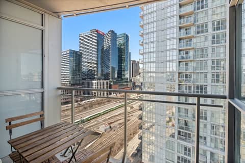 Elegant Downtown Apartments — photo 7