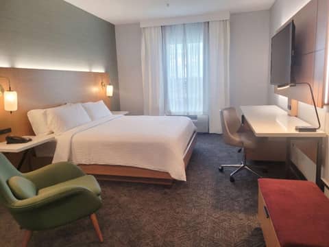 DoubleTree by Hilton Houston Westchase — hotel room