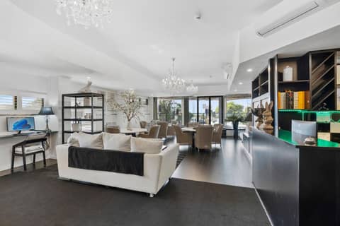 Airport Hotel Sydney — lounge