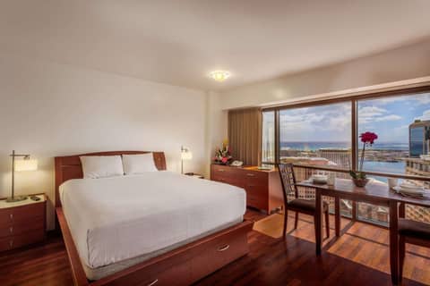 Aston at the Executive Centre Hotel — hotel room