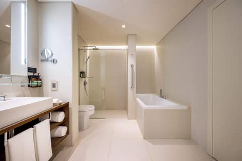 voco Doha West Bay Suites by IHG — photo 5
