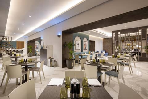 voco Doha West Bay Suites by IHG — photo 8