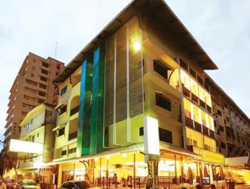 Woraburi Sukhumvit Hotel — building