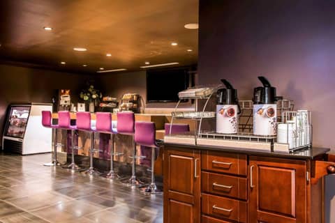 Tilt Hotel Universal-Hollywood, an AGA Collection Hotel — photo 3