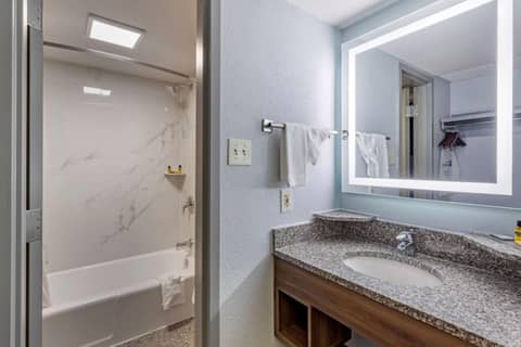 Best Western Plus St. Louis West-Westport — photo 4
