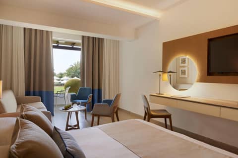 Mediterranean Beach Hotel — photo 4