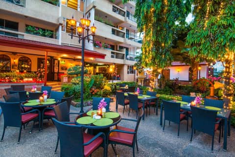 Stable Lodge - SHA Certified — dining