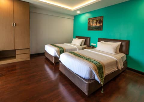 Stable Lodge - SHA Certified — hotel room
