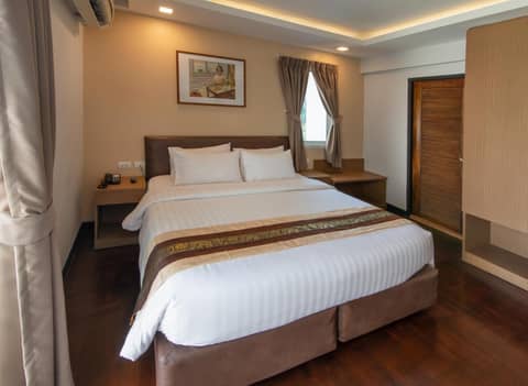 Stable Lodge - SHA Certified — hotel room