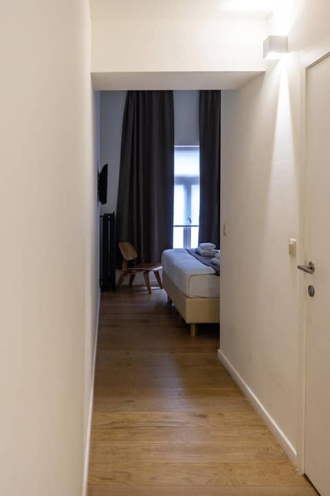 Hotel Retro — hotel room