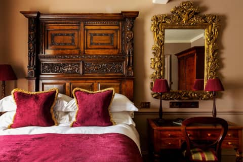 Batty Langley's — hotel room