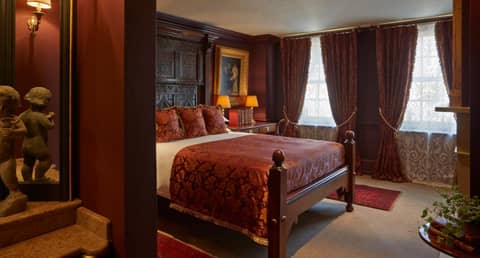Batty Langley's — hotel room