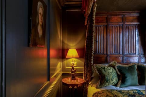 Batty Langley's — hotel room