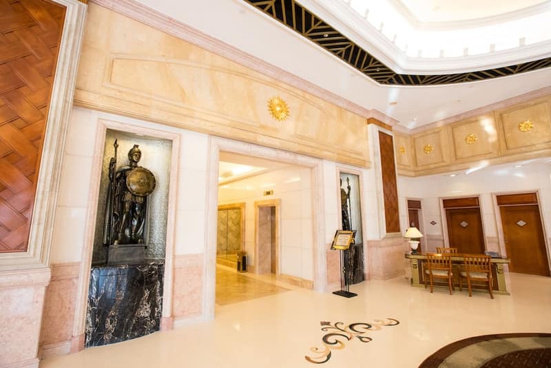 Golden Crown China Hotel — photo 1