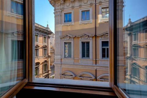 Singer Palace Hotel Roma — balance & terrace
